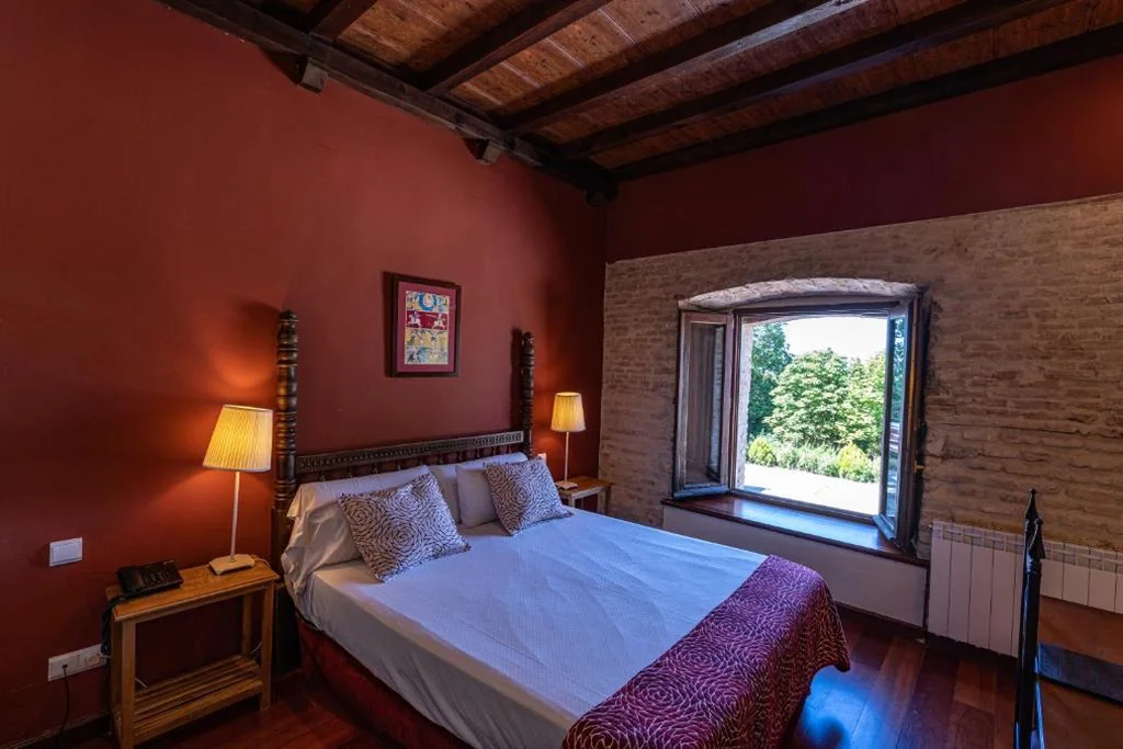 ダブルルーム（ダブルベッド1台またはシングルベッド2台） — Hotel Real Monasterio de San Zoilo