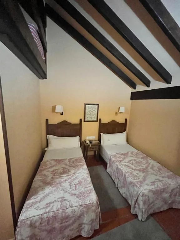 Habitación Cuádruple Dúplex — Hotel Rebeco