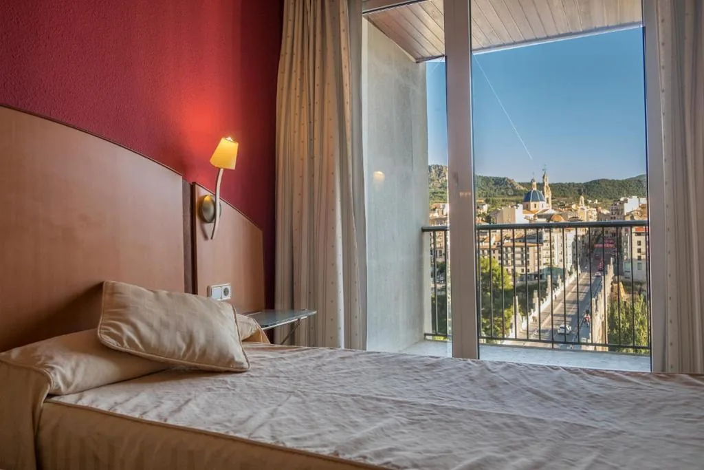 Habitación Doble con balcón - 1 o 2 camas — Hotel Reconquista