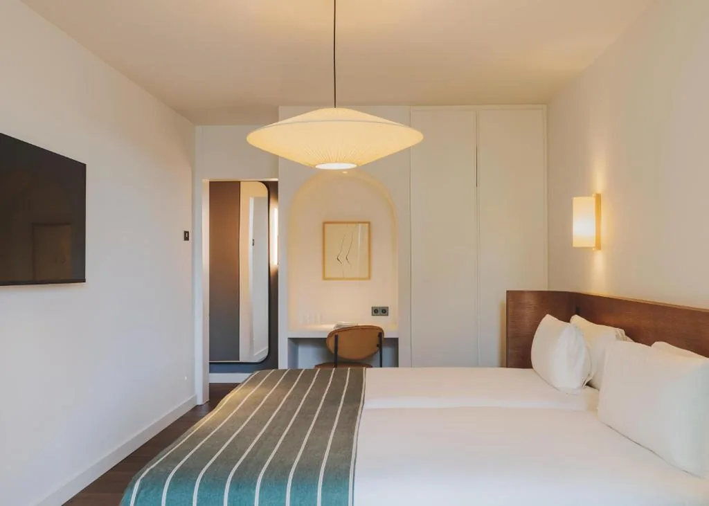 Quarto Familiar (4 adultos) — Hotel Regina Barcelona