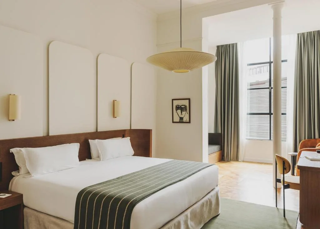 Suite com cama extragrande — Hotel Regina Barcelona