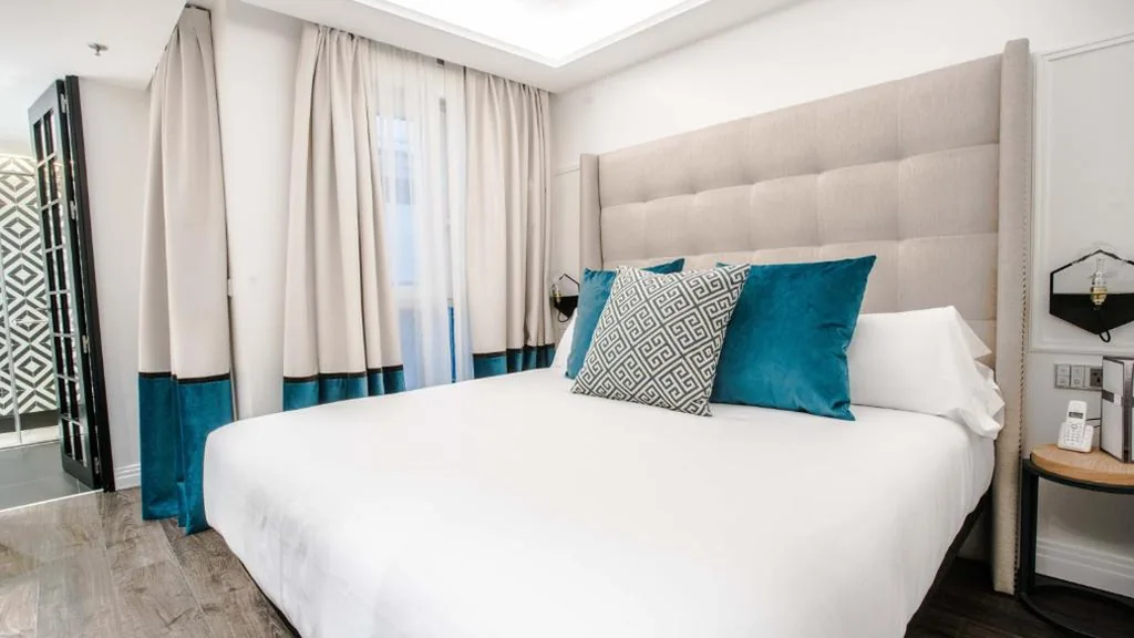 Habitación doble interior — Hotel Regina