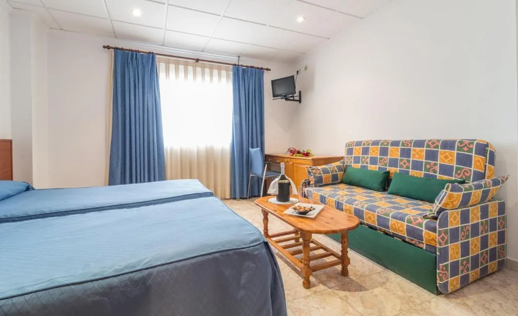 Camera familiare con vista sul mare — Hotel Reig