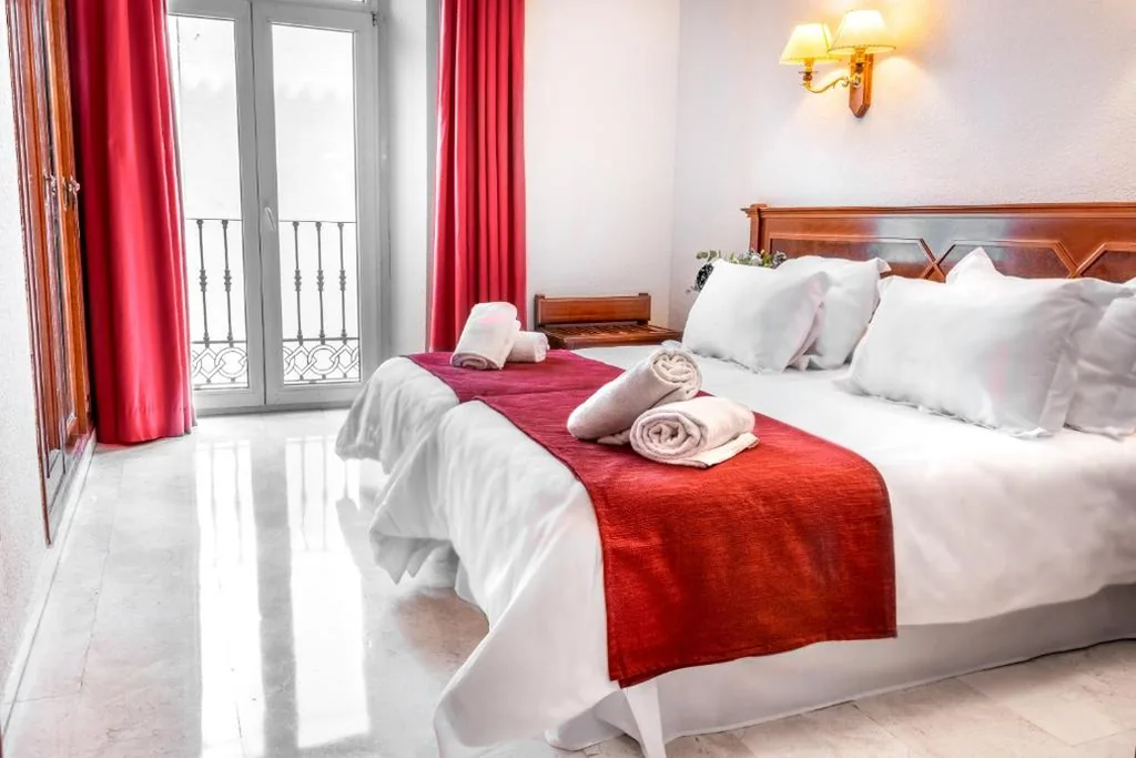 Camera Doppia con Letti Singoli — Hotel Reina Cristina