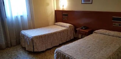 Hotel Reina Isabel — foto 7