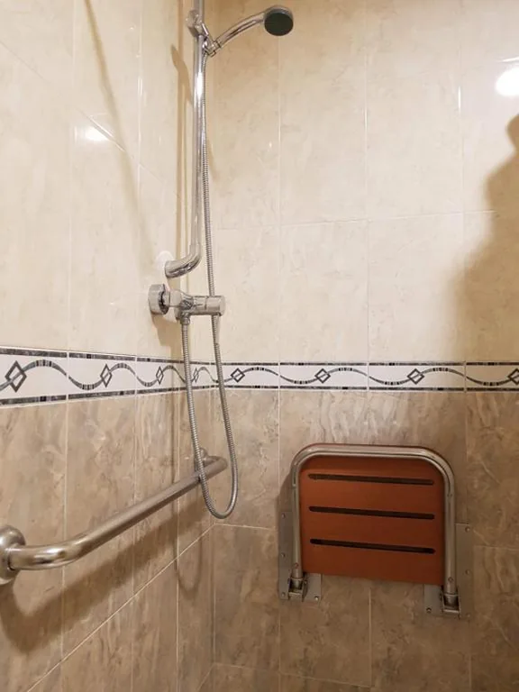 Camera Doppia accessibile a persone con disabilità - 1 o 2 letti — Hotel Reina Isabel