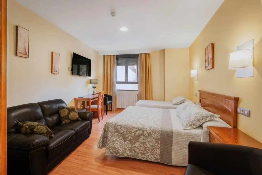 Camera Familiare — Hotel Reina Isabel