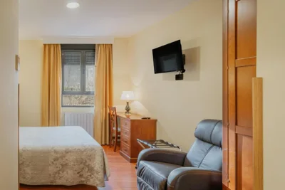 Hotel Reina Isabel — foto 5