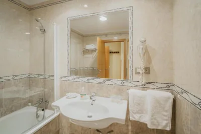 Hotel Reina Isabel — foto 6