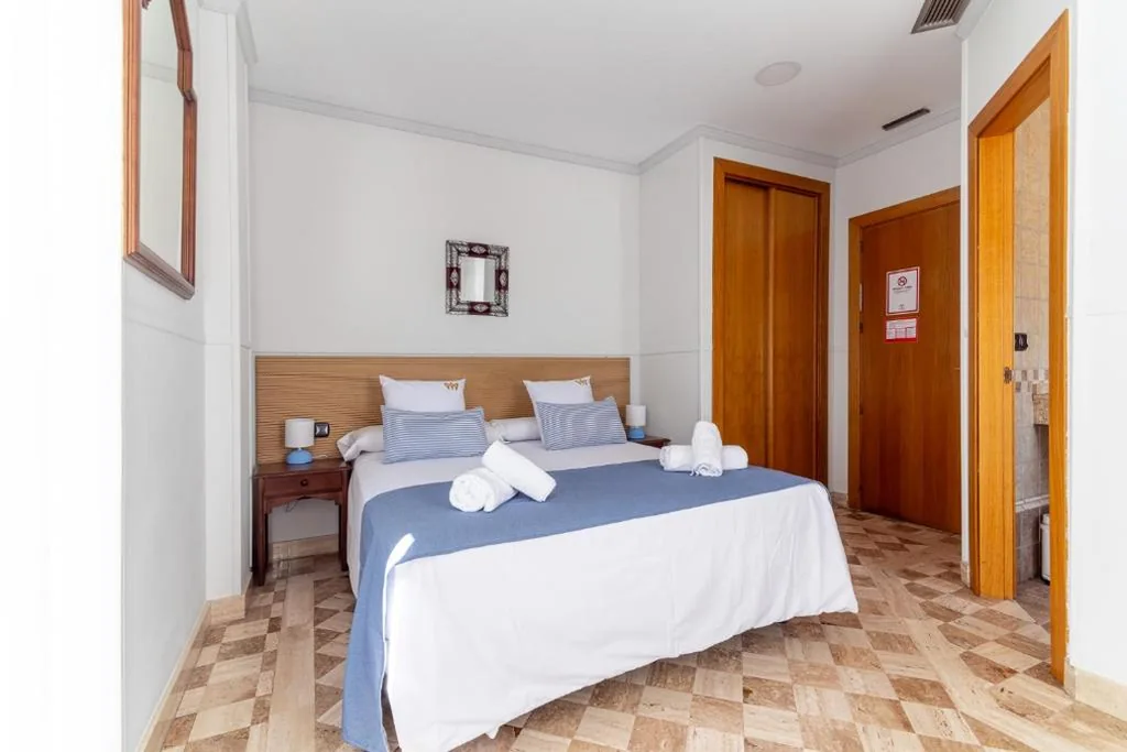 Superior tweepersoonskamer met terras - 1 of 2 bedden — Hotel Reina Mora