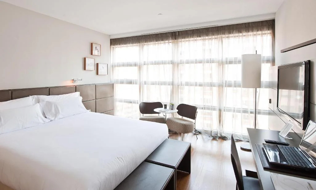 Double Room - 1 or 2 Beds — Hotel Reina Petronila