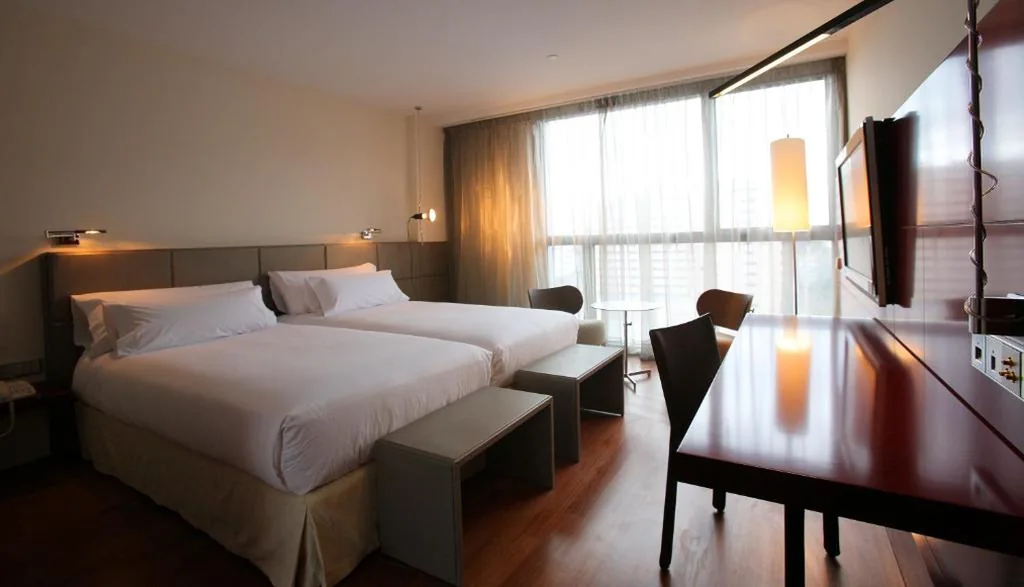 Double Room with Extra Bed - 1 or 2 Beds — Hotel Reina Petronila