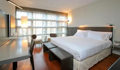 Hotel Reina Petronila — photo 2