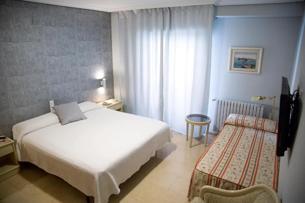 Hotel Reina Victoria