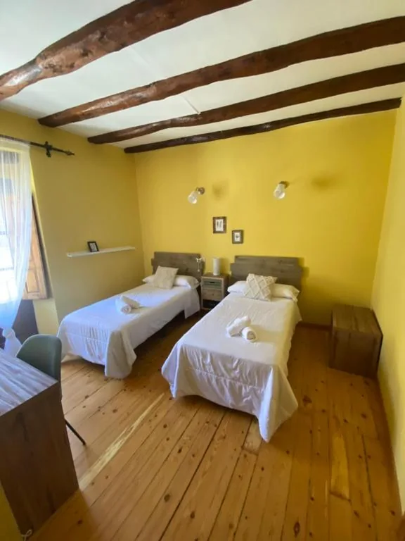 Standard-Doppelzimmer mit 2 Betten — Hotel Restaurante Agapio de TRESNIÑO