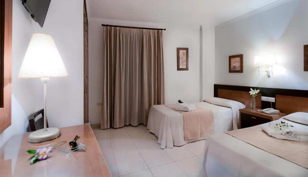 Habitación Doble - 2 camas — Hotel Restaurante Blanco y Verde