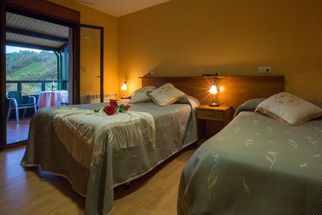 Camera doppia con terrazza — Hotel Restaurante Canero
