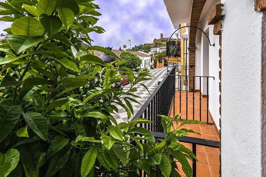 Habitación Doble con balcón — Hotel-Restaurante Casa García Almonaster La Real