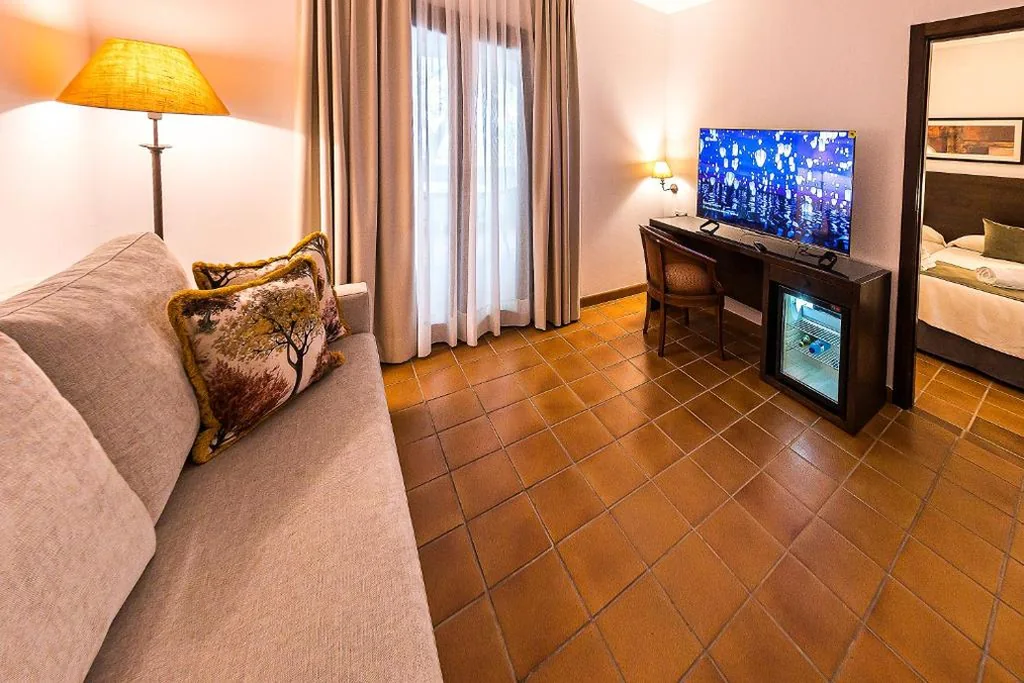 Suite con terraza — Hotel-Restaurante Casa García Almonaster La Real