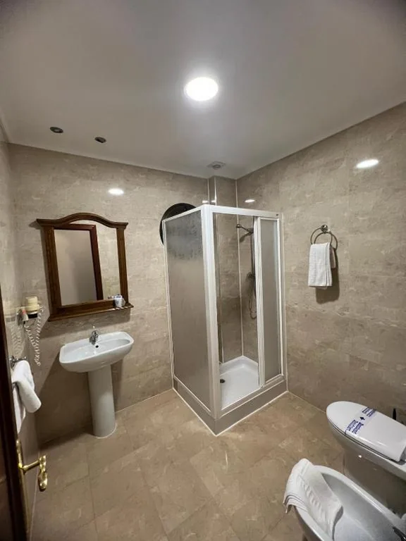 Dreibettzimmer — Hotel Restaurante Dama de Baza