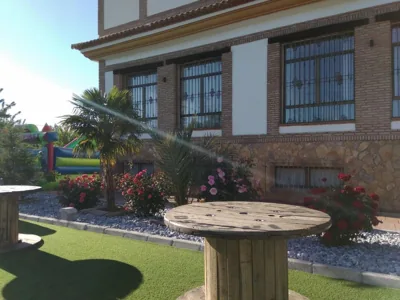 Hotel Restaurante Dama de Baza — Foto 12