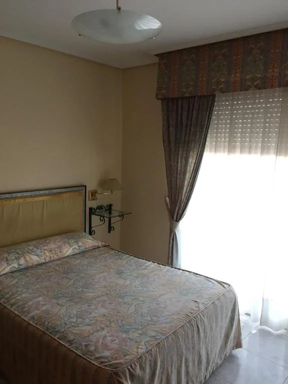 Standardzimmer – 1 großes Bett — Hotel Restaurante Derby