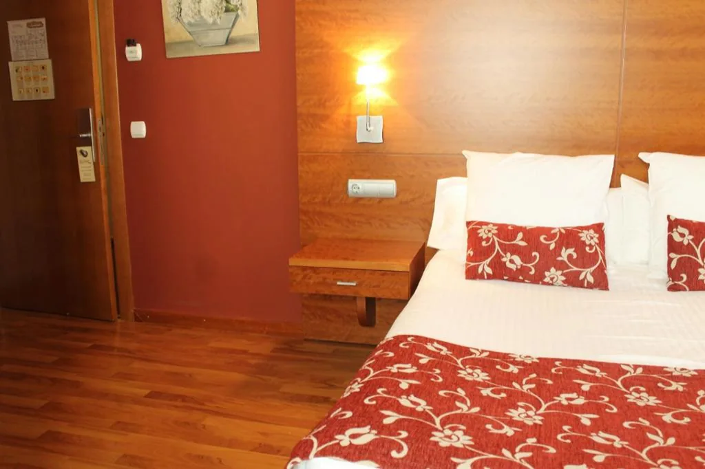 Habitación Individual — Hotel Restaurante El Tollo