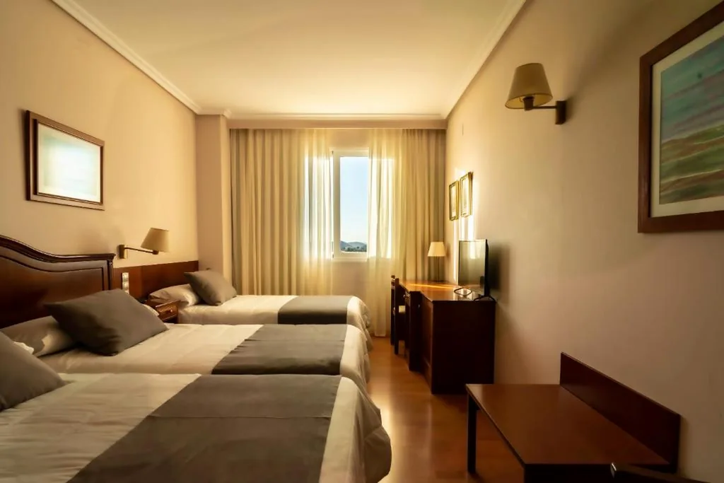Habitación Triple — Hotel Restaurante Emilio