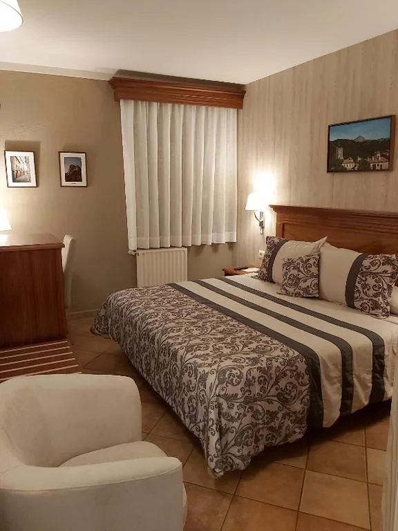 Habitación Doble - 1 o 2 camas — Hotel-Restaurante La Quadra