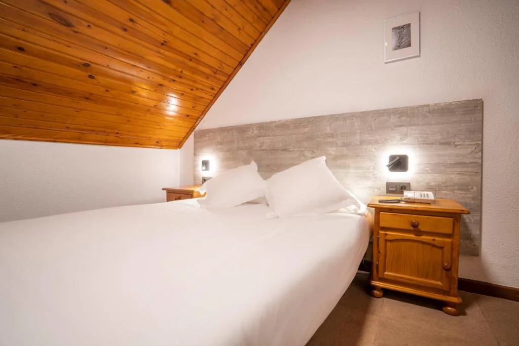 Habitación Doble Económica — Hotel & Restaurante Peña