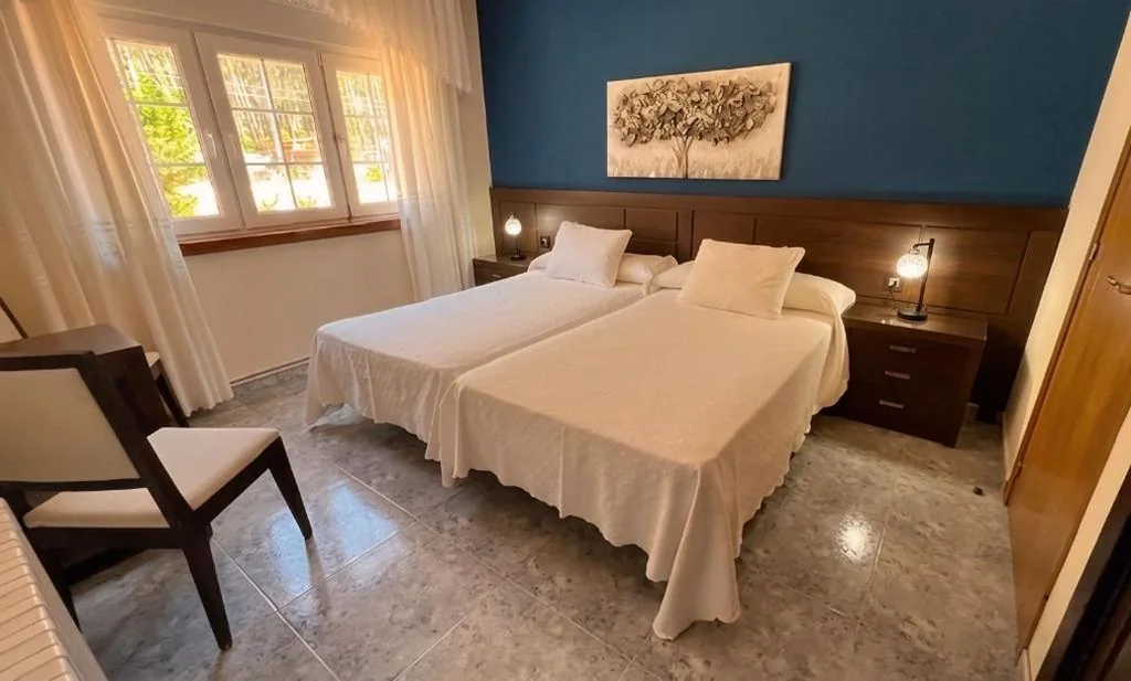 Habitación Doble Estándar - 2 camas — Hotel Restaurante Playa de Estorde