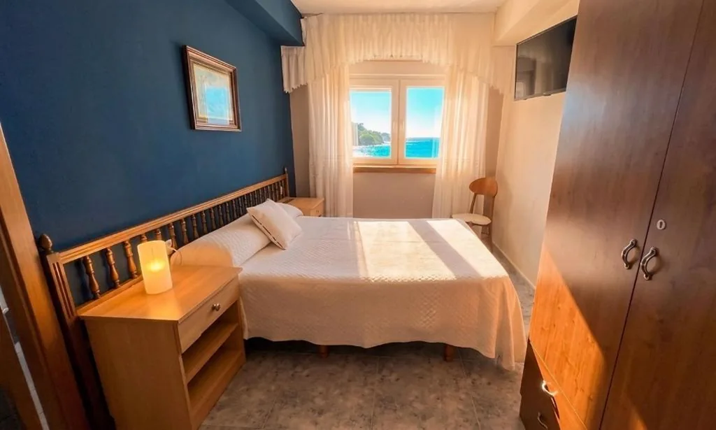 Habitación Individual con vistas al mar — Hotel Restaurante Playa de Estorde