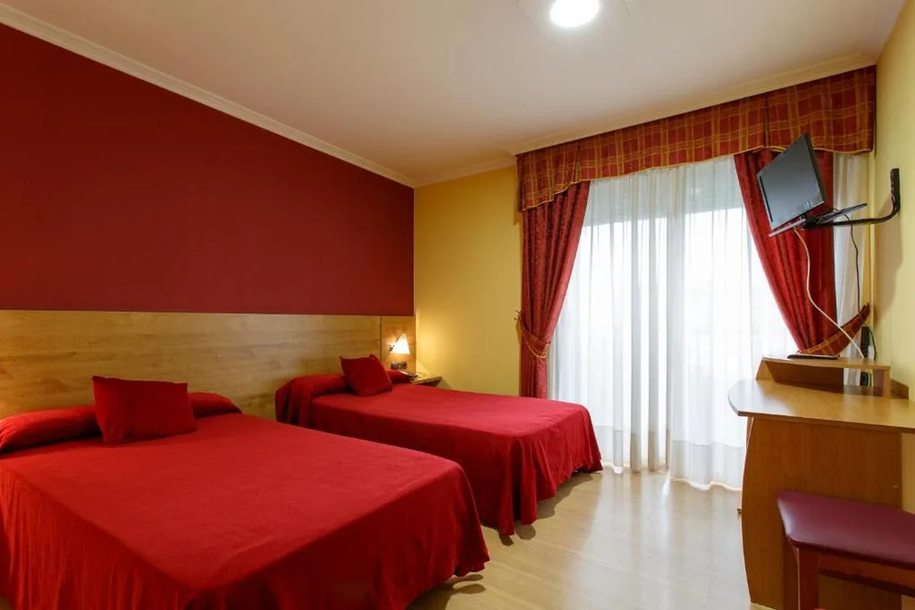 Habitación Doble - 2 camas — Hotel Restaurante Pontiñas