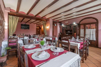 Hotel - Restaurante Prado Del Navazo — 写真 4