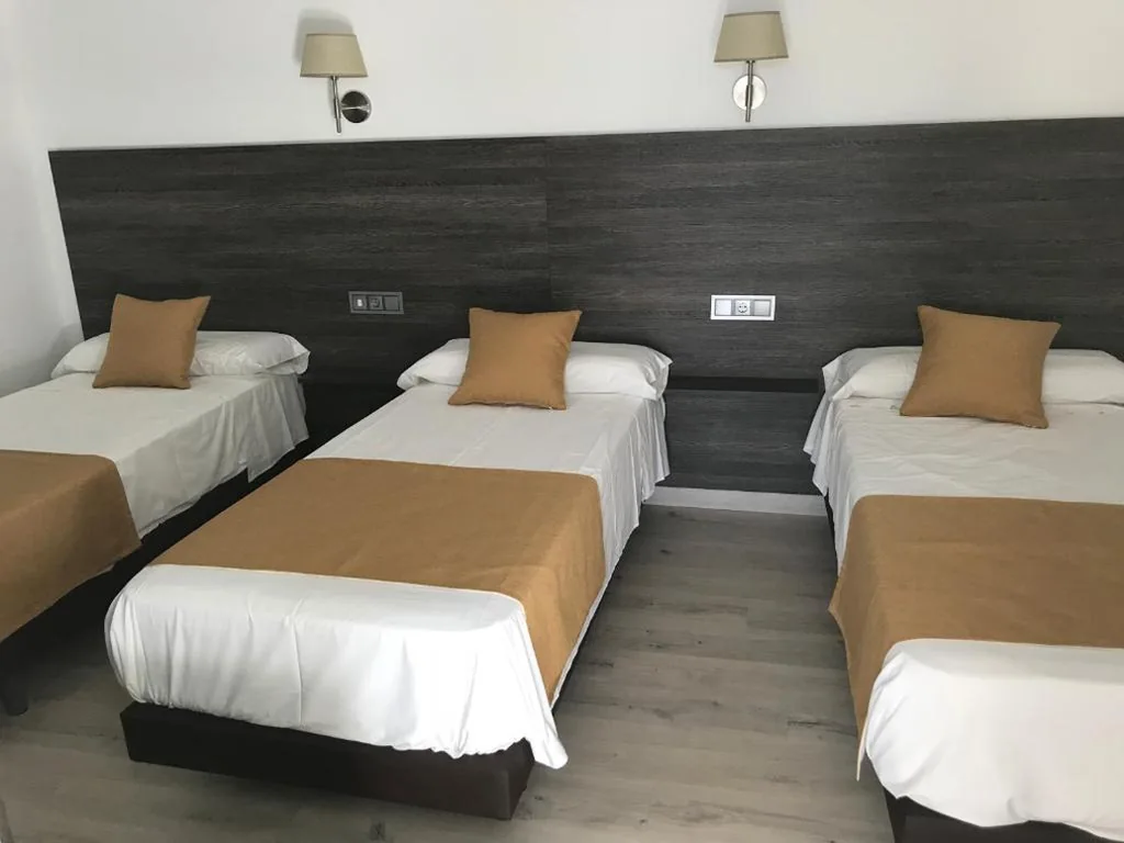 Driepersoonskamer — Hotel Restaurante Santa Cruz