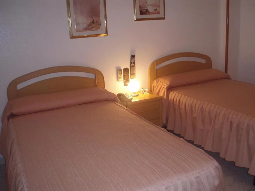 Habitación Doble - 1 o 2 camas — Hotel Restaurante Santos