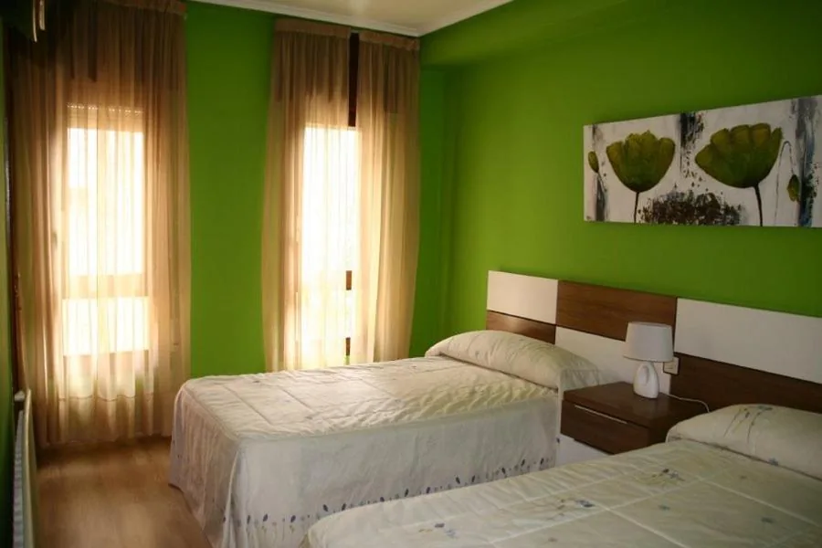 Chambre double - 2 lits — Hotel Restaurante Valdevenados