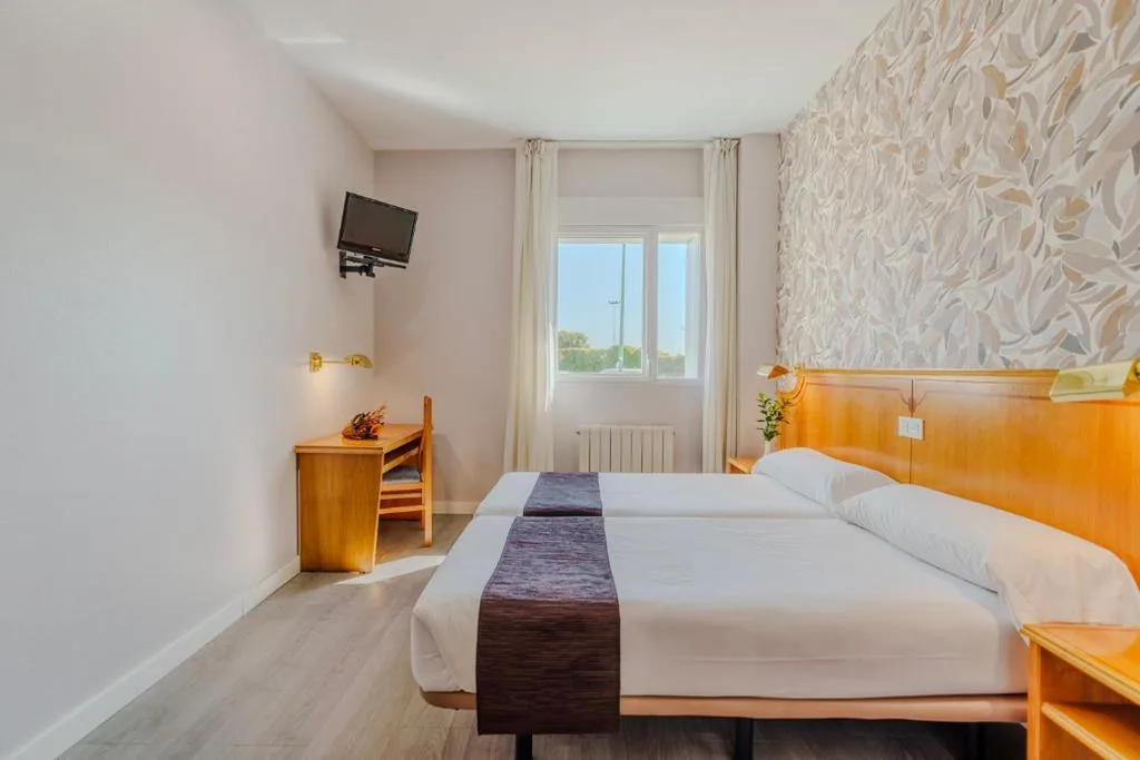 Doppelzimmer mit 2 Betten — Hotel Rey Arturo Burgos