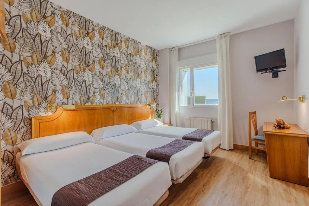 Dreibettzimmer – 3 Betten — Hotel Rey Arturo Burgos