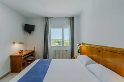 Hotel Rey Arturo Burgos — Foto 7