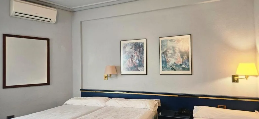 Driepersoonskamer — Hotel Rey Sancho Ramírez