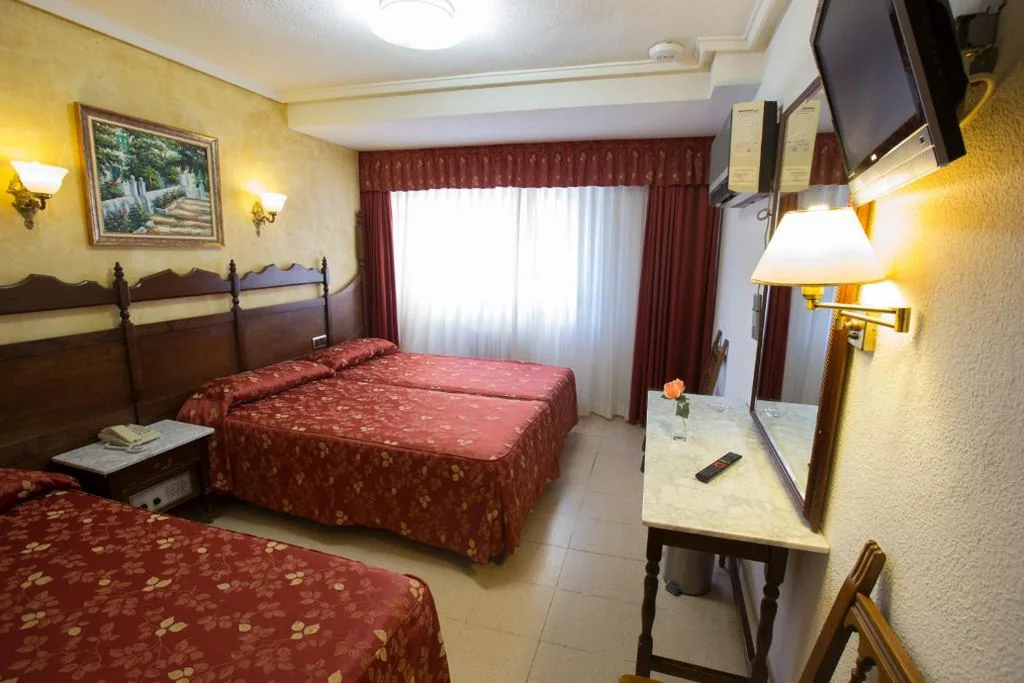 ファミリールーム — Hotel Reyes Catolicos
