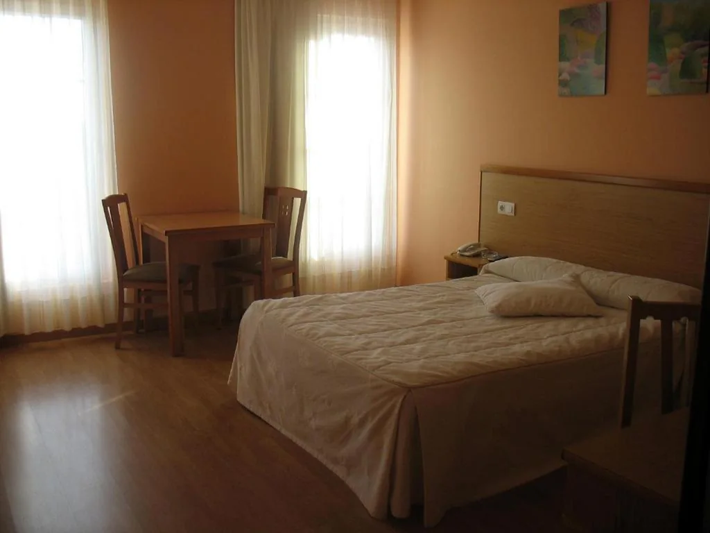 Superior Double Room — Hotel Reyes De León