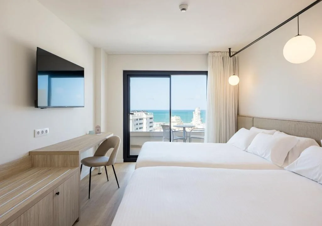 Habitación Triple (3 adultos) — Hotel RH Arena - Todo Incluido