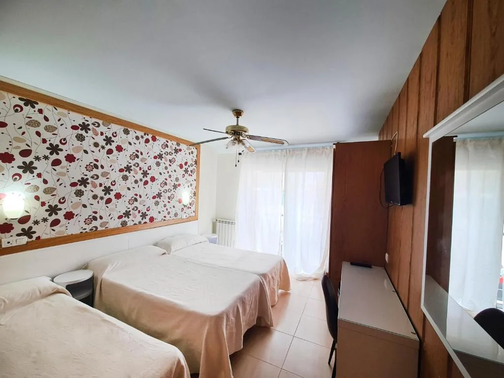 Driepersoonskamer — Hotel Ría de Suances