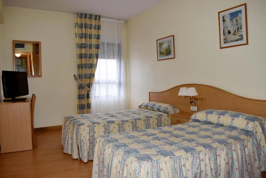 Habitación Doble - 2 camas — Hotel Ria de Vigo "Tierra de Campos"