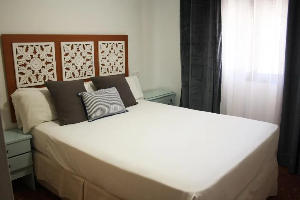 Apartamento en la planta baja con vistas al parking — Hotel Riad Arruzafa