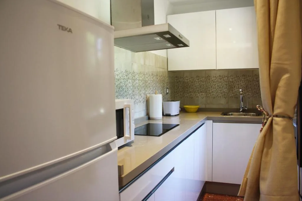 Estudio en planta baja con vistas al aparcamiento — Hotel Riad Arruzafa
