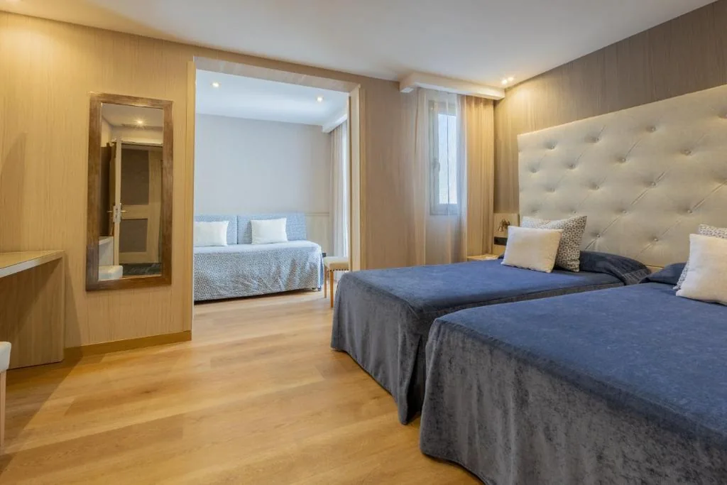 Standard-Vierbettzimmer — Hotel Rialto