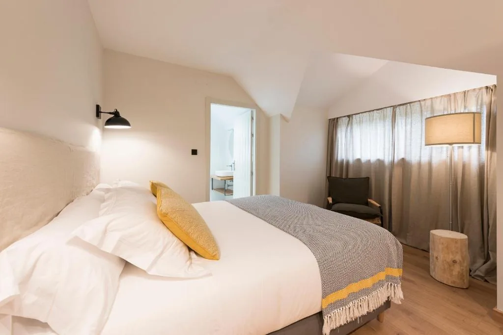 Quarto Duplo com casa de banho privativa — Hotel Rías Altas